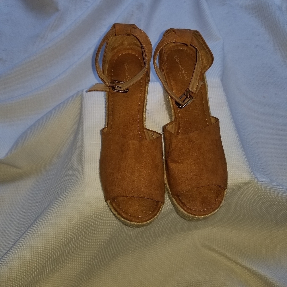 Universal Thread Platform Espadrilles - Picture 2 of 9